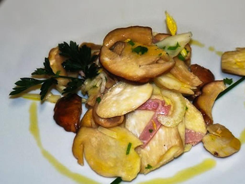 Hotel Ristorante Sassi Rossi Taceno Exterior foto